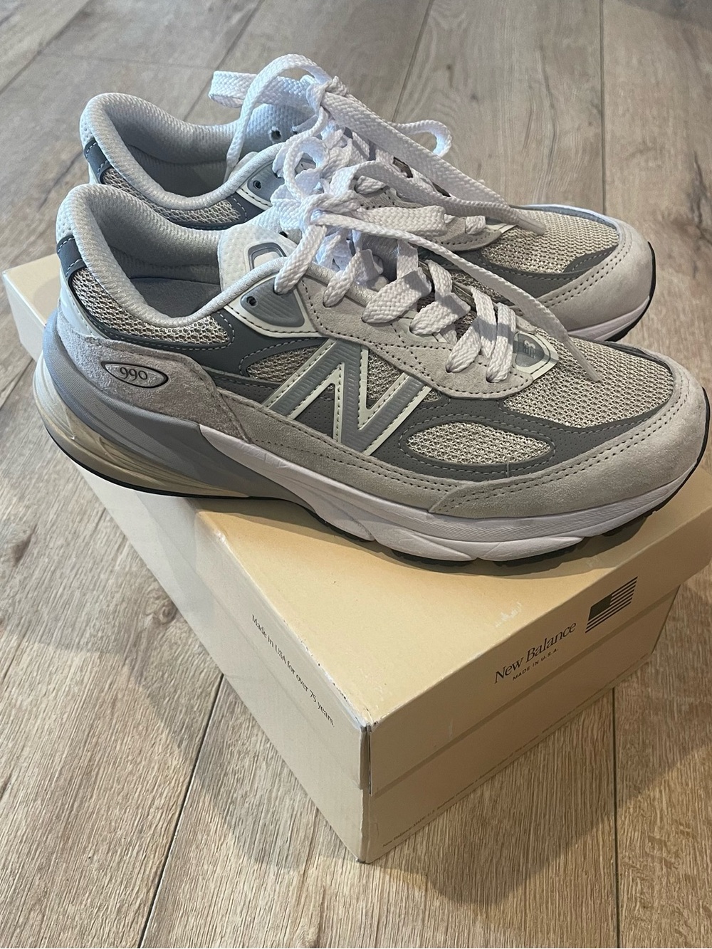 New Balance 990v5 Sneakers - Light Gray/White
